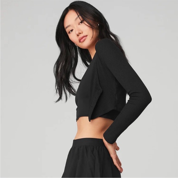 Alo Ribbed Cropped Whisper Cardigan - Picture 3 of 6